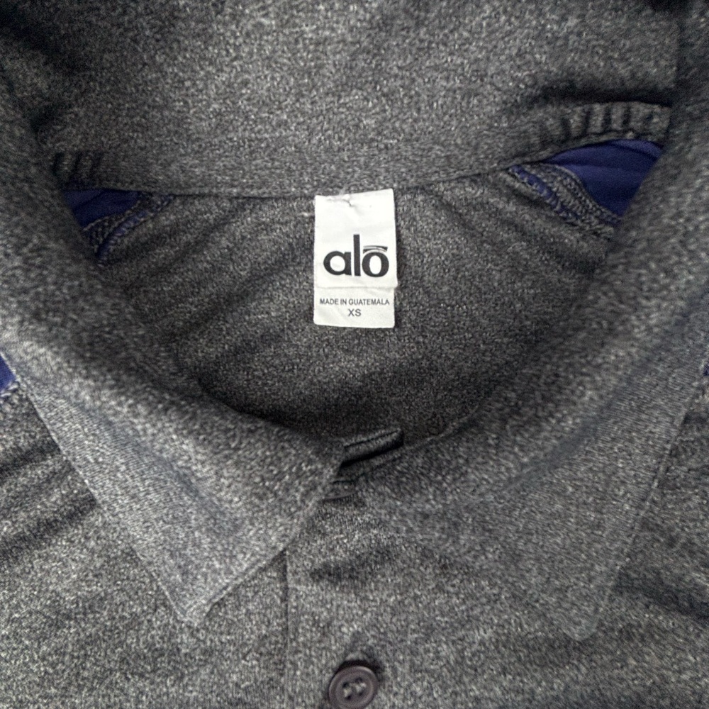 Alo | Performance Three-Button Raglan Polo | XS - Picture 4 of 4